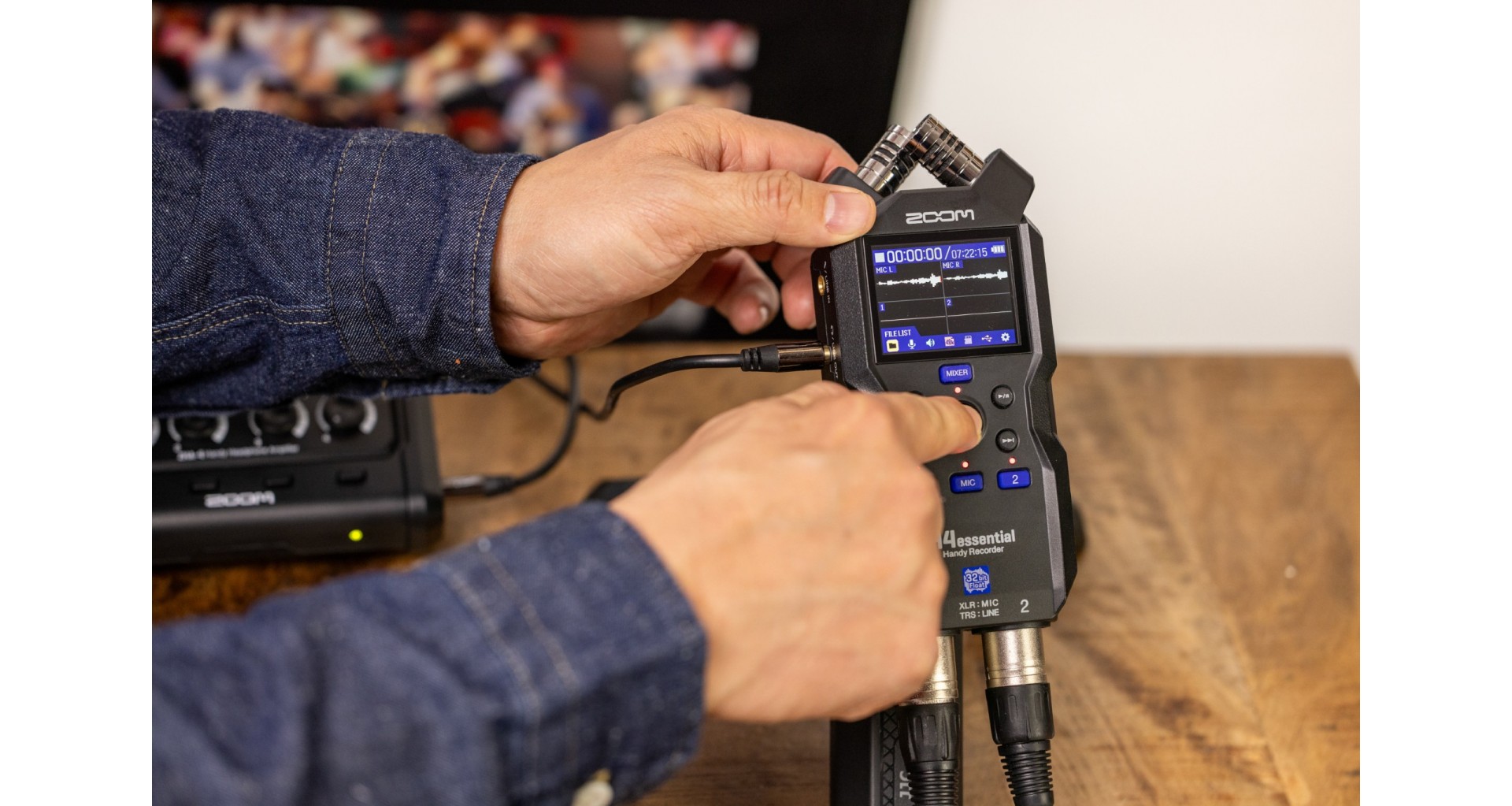 Zoom H4essential Recorder digital portabil - Zeedo Shop
