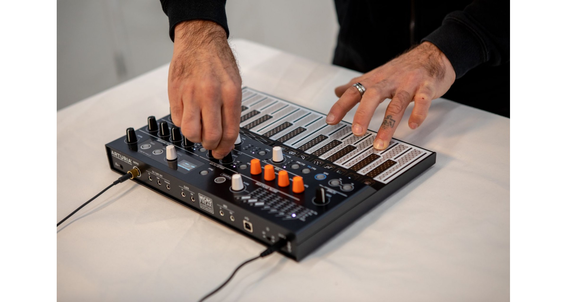 Arturia MicroFreak Sintetizator Hibrid - Zeedo Shop